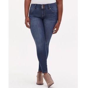 Torrid Super Stretch Medium Wash Jegging
